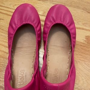 Tieks Fuchsia size 7